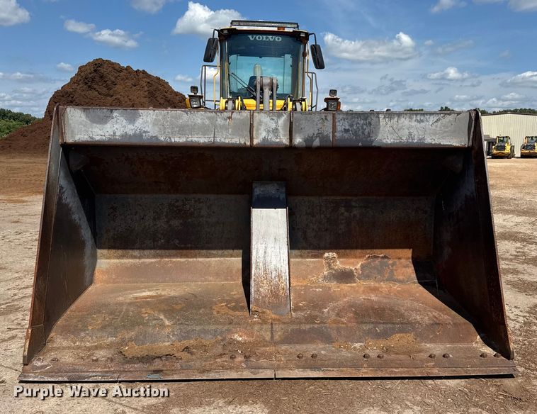 image for item DO2225 2004 Volvo L120E wheel loader