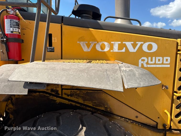 image for item DO2225 2004 Volvo L120E wheel loader