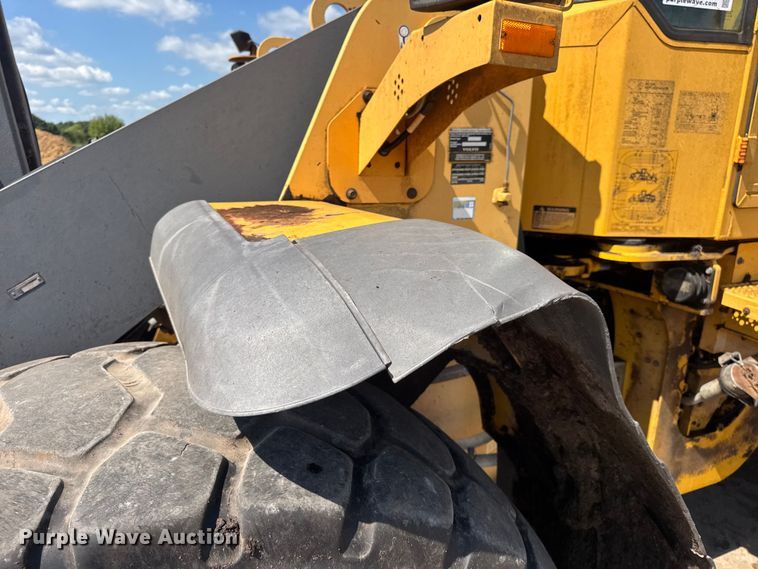 image for item DO2225 2004 Volvo L120E wheel loader