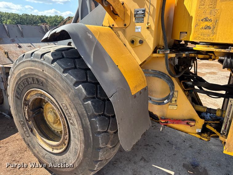 image for item DO2225 2004 Volvo L120E wheel loader