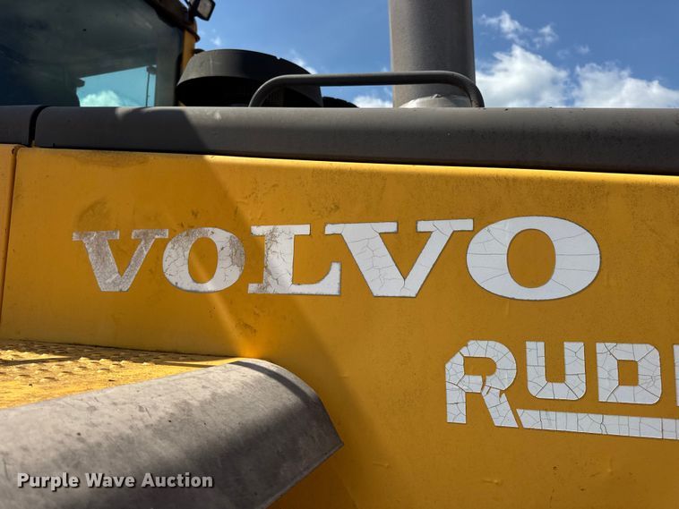 image for item DO2225 2004 Volvo L120E wheel loader