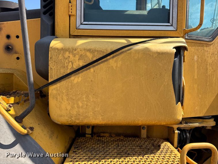 image for item DO2225 2004 Volvo L120E wheel loader