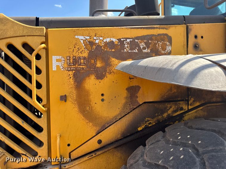 image for item DO2225 2004 Volvo L120E wheel loader