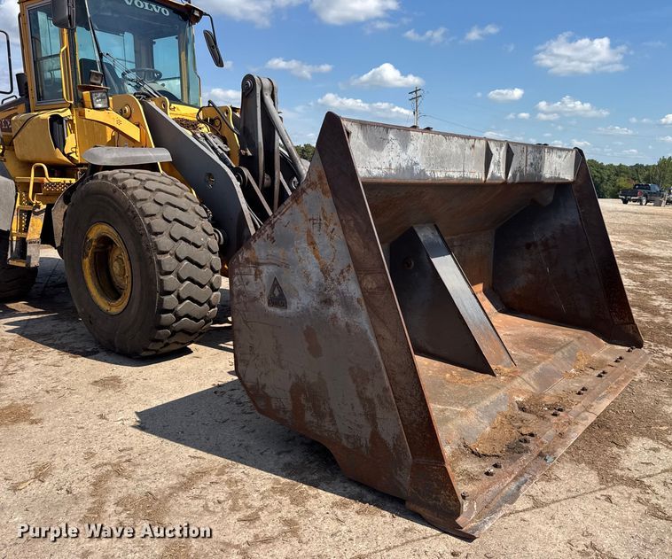 image for item DO2225 2004 Volvo L120E wheel loader