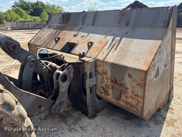 image for item DO2225 2004 Volvo L120E wheel loader