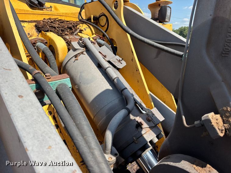 image for item DO2225 2004 Volvo L120E wheel loader