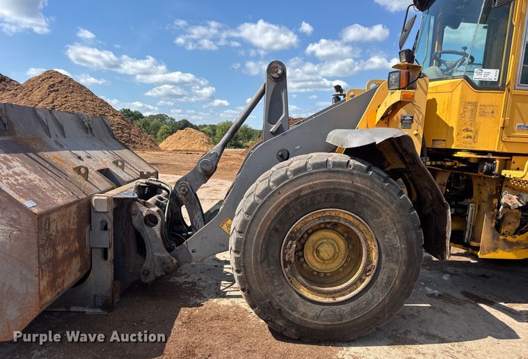 image for item DO2225 2004 Volvo L120E wheel loader