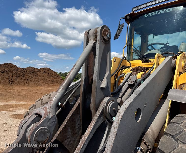 image for item DO2225 2004 Volvo L120E wheel loader