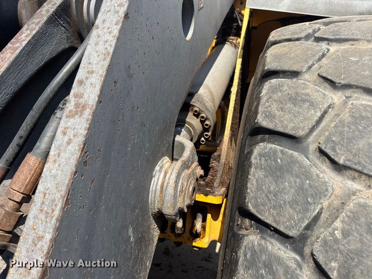 image for item DO2225 2004 Volvo L120E wheel loader