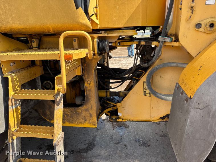 image for item DO2225 2004 Volvo L120E wheel loader