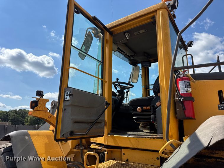 image for item DO2225 2004 Volvo L120E wheel loader