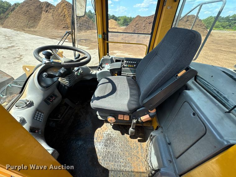 image for item DO2225 2004 Volvo L120E wheel loader