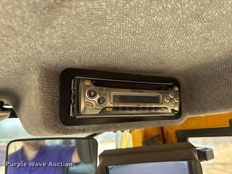 image for item DO2225 2004 Volvo L120E wheel loader