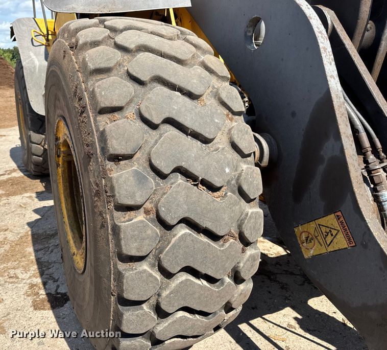 image for item DO2225 2004 Volvo L120E wheel loader
