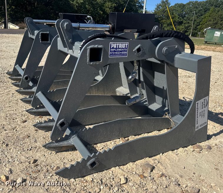 image for item DO2226 Patriot Implements skid steer grapple bucket