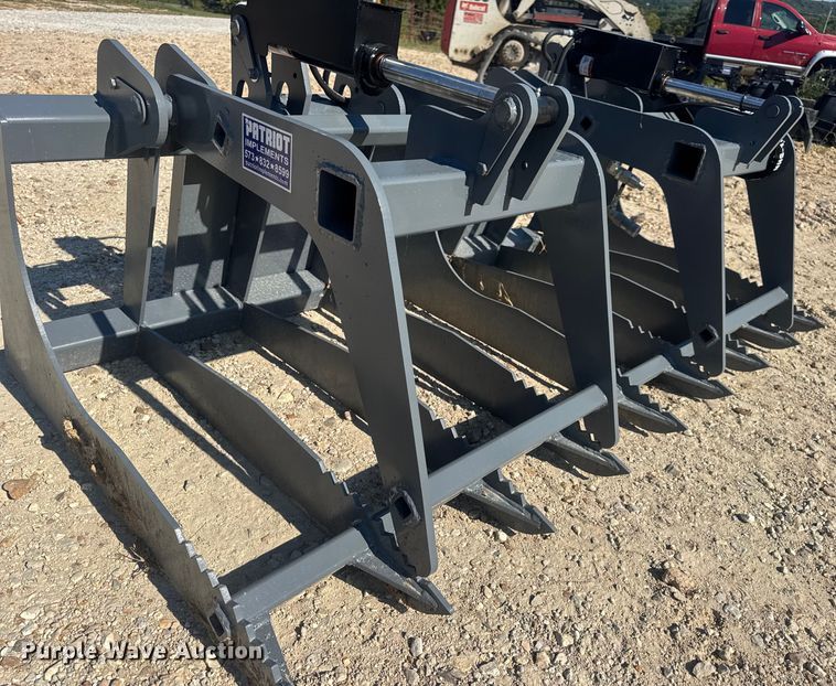 image for item DO2226 Patriot Implements skid steer grapple bucket