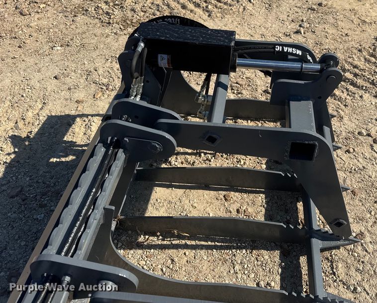 image for item DO2226 Patriot Implements skid steer grapple bucket