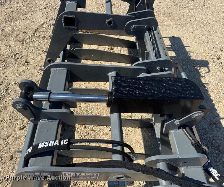 image for item DO2226 Patriot Implements skid steer grapple bucket