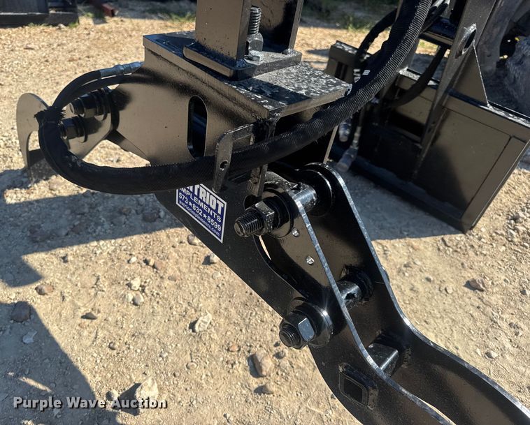 image for item DO2227 Patriot Implements compact utility loader log grapple