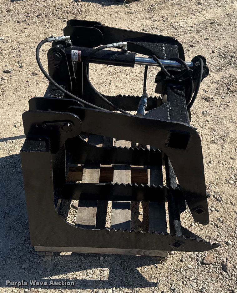 image for item DO2228 Patriot Implements compact utility loader grapple bucket