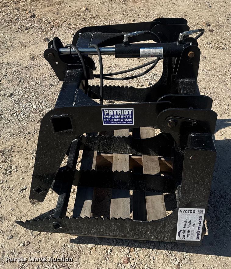 image for item DO2228 Patriot Implements compact utility loader grapple bucket