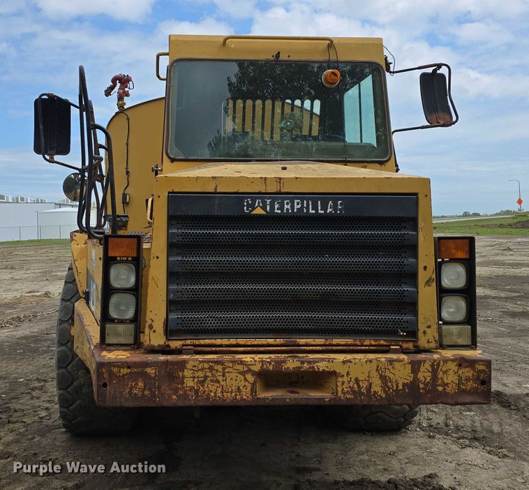 image for item DP8836 1993 Caterpillar D300D water wagon