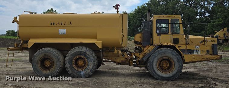 image for item DP8836 1993 Caterpillar D300D water wagon