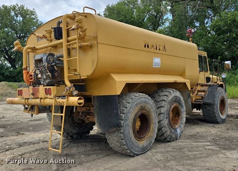 image for item DP8836 1993 Caterpillar D300D water wagon