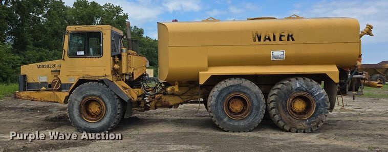 image for item DP8836 1993 Caterpillar D300D water wagon