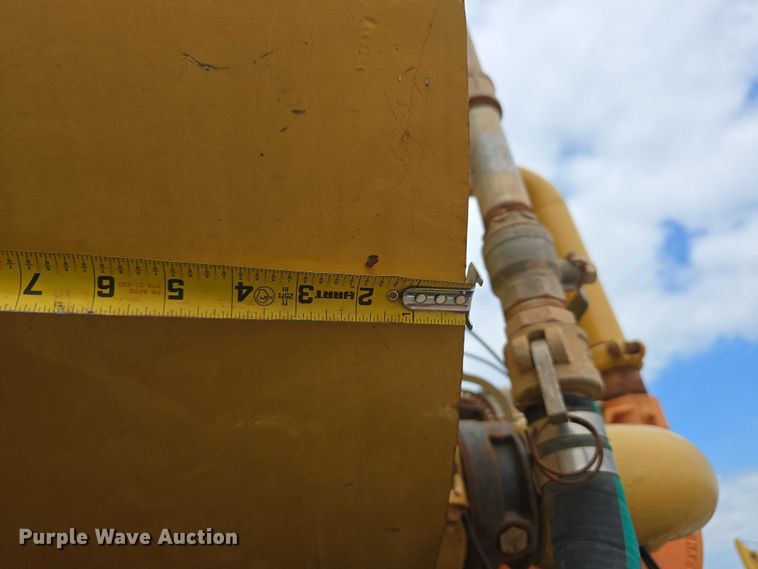 image for item DP8836 1993 Caterpillar D300D water wagon