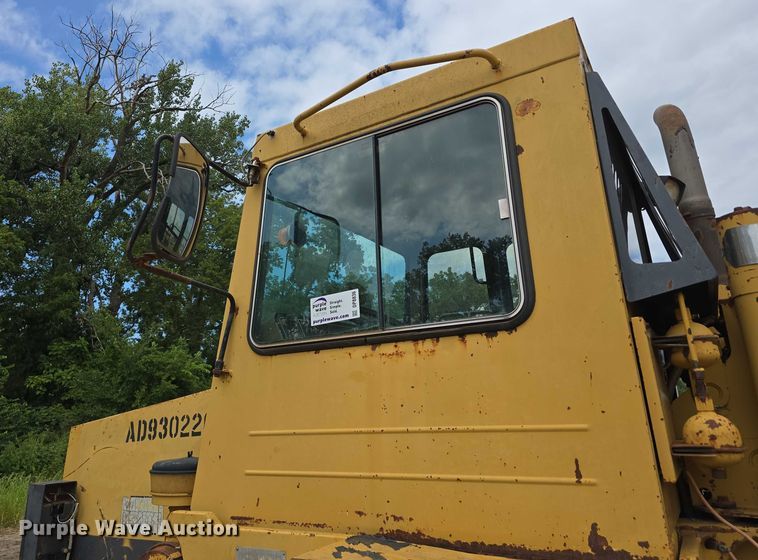 image for item DP8836 1993 Caterpillar D300D water wagon