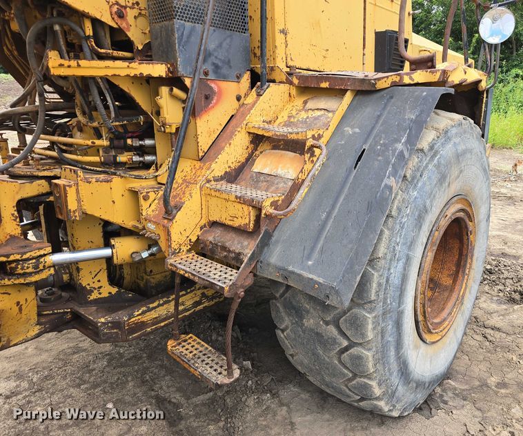 image for item DP8836 1993 Caterpillar D300D water wagon