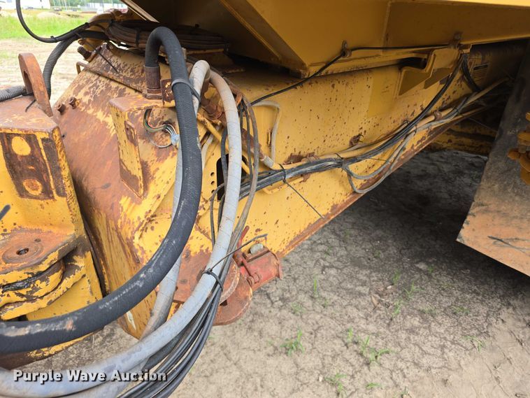 image for item DP8836 1993 Caterpillar D300D water wagon