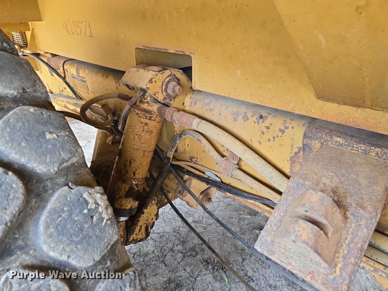 image for item DP8836 1993 Caterpillar D300D water wagon