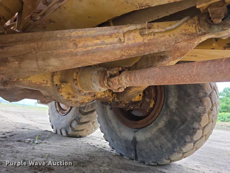 image for item DP8836 1993 Caterpillar D300D water wagon