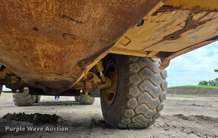 image for item DP8836 1993 Caterpillar D300D water wagon