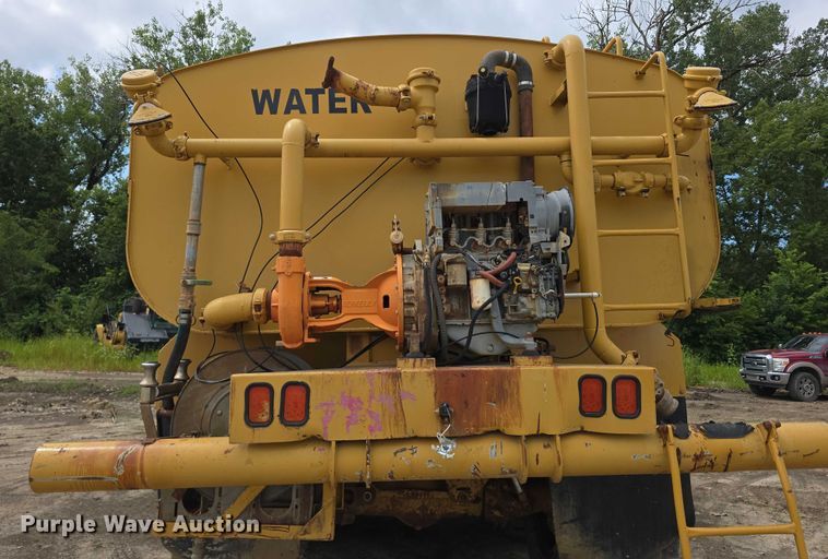 image for item DP8836 1993 Caterpillar D300D water wagon