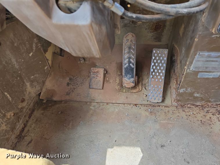 image for item DP8836 1993 Caterpillar D300D water wagon