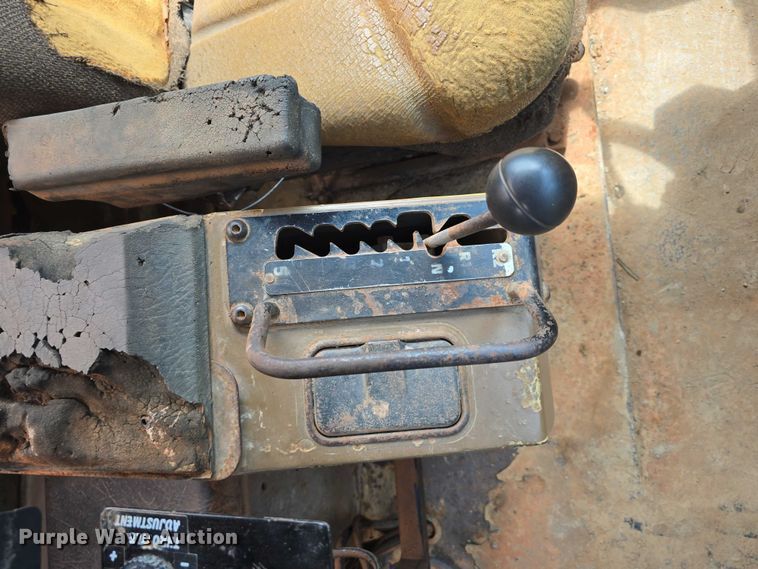 image for item DP8836 1993 Caterpillar D300D water wagon