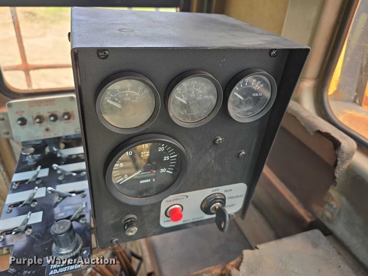 image for item DP8836 1993 Caterpillar D300D water wagon