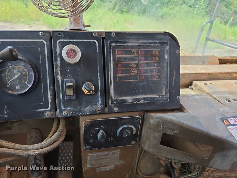 image for item DP8836 1993 Caterpillar D300D water wagon