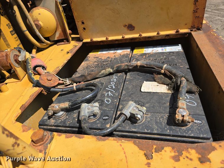 image for item DP8836 1993 Caterpillar D300D water wagon