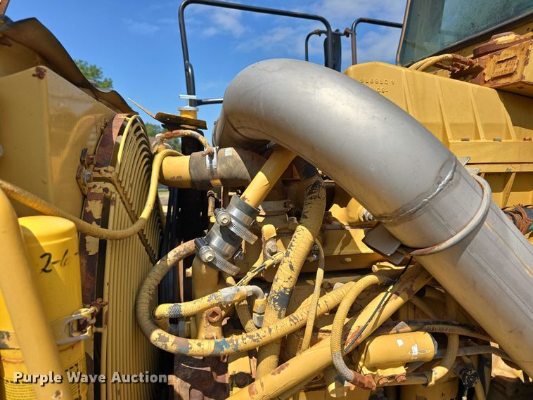 image for item DP8836 1993 Caterpillar D300D water wagon