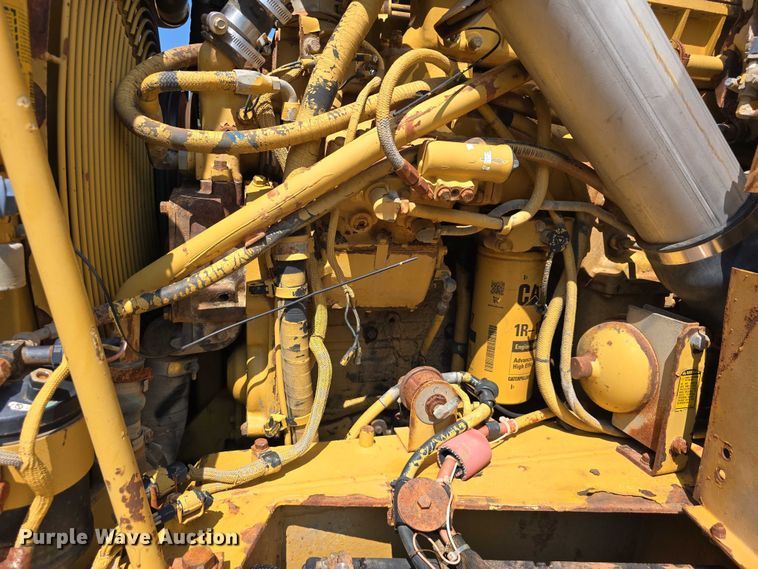 image for item DP8836 1993 Caterpillar D300D water wagon