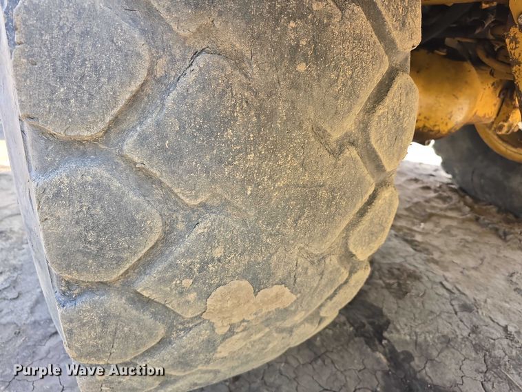 image for item DP8836 1993 Caterpillar D300D water wagon