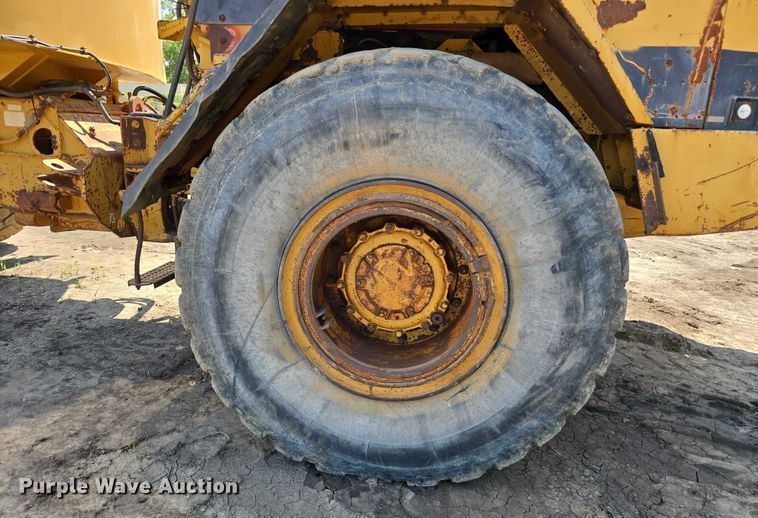 image for item DP8836 1993 Caterpillar D300D water wagon