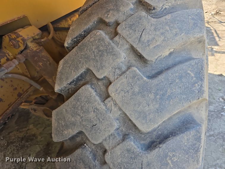 image for item DP8836 1993 Caterpillar D300D water wagon