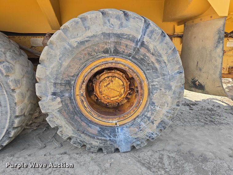 image for item DP8836 1993 Caterpillar D300D water wagon