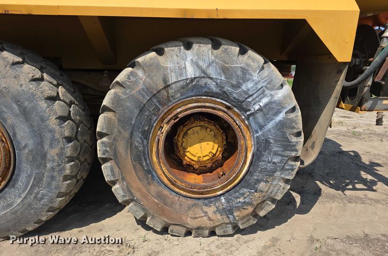 image for item DP8836 1993 Caterpillar D300D water wagon