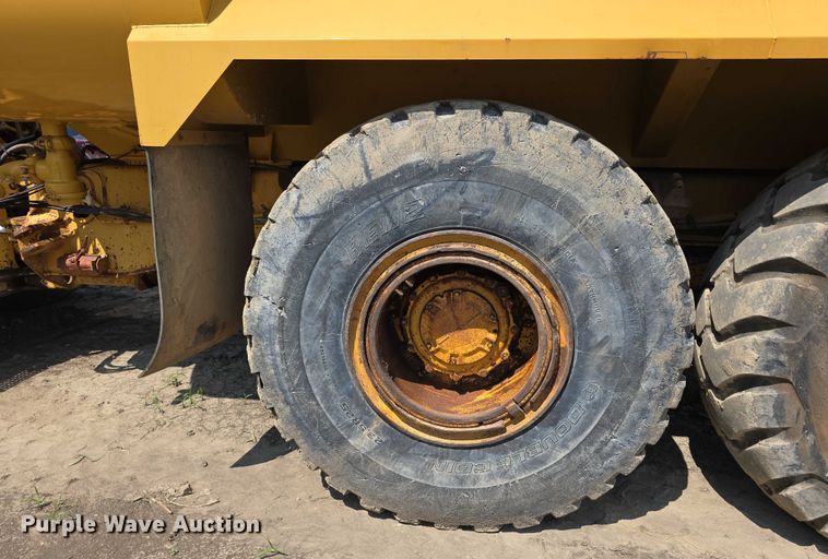 image for item DP8836 1993 Caterpillar D300D water wagon